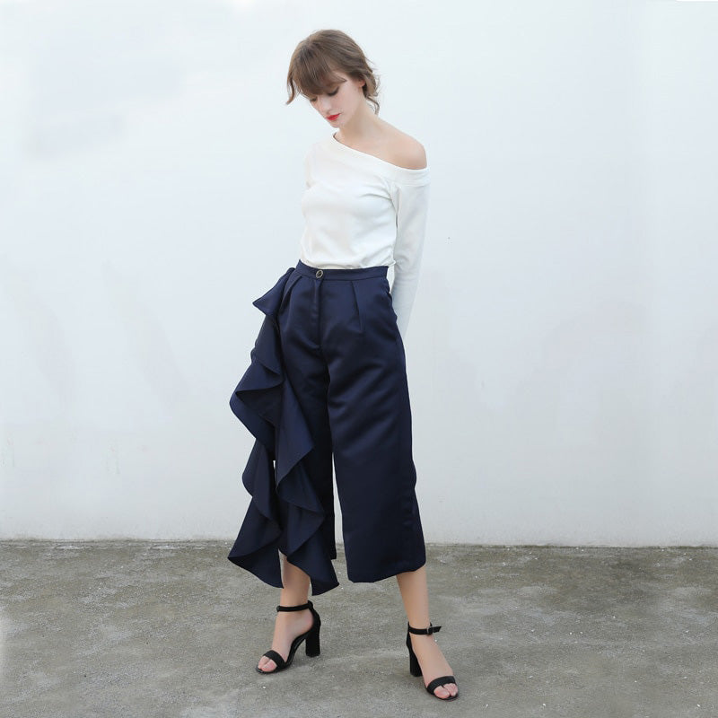 Ruffled Cropped Trousers f