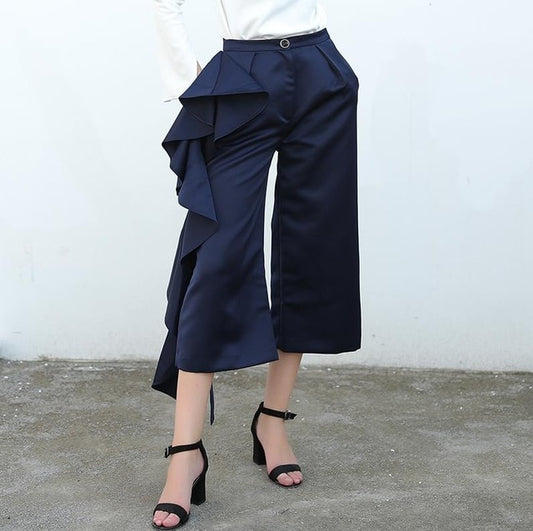 Ruffled Cropped Trousers f